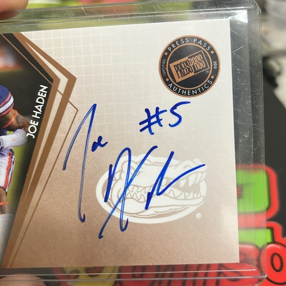 Press Pass Authentic certified autograph card of Joe Haden 2010 - Picture 3 of 4